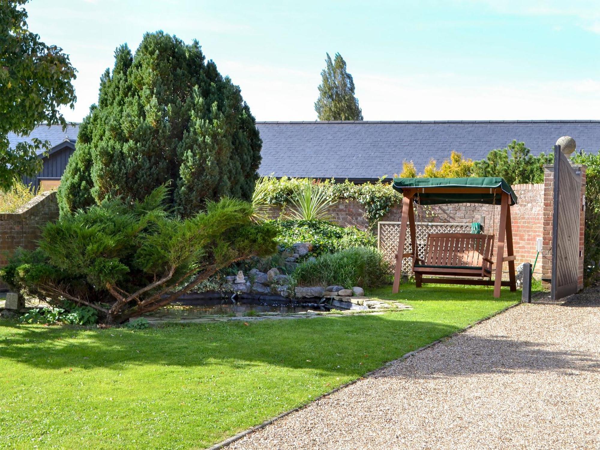 Lake House Cottage Finchingfield Exterior photo
